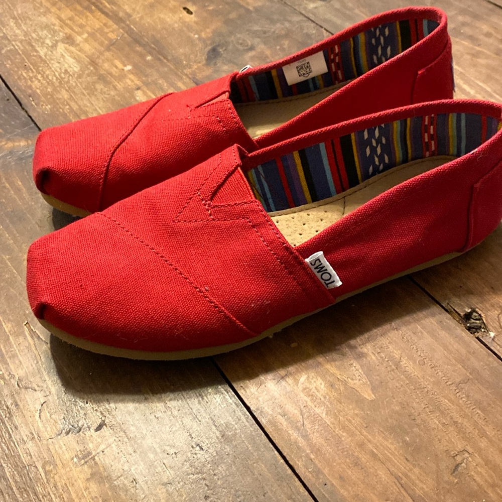 TOMS Red Flats Espadrilles s7.5